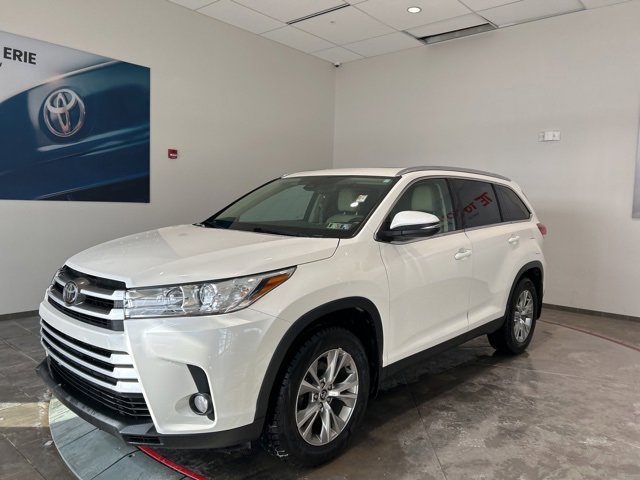 Used 2019 Toyota Highlander XLE image 2