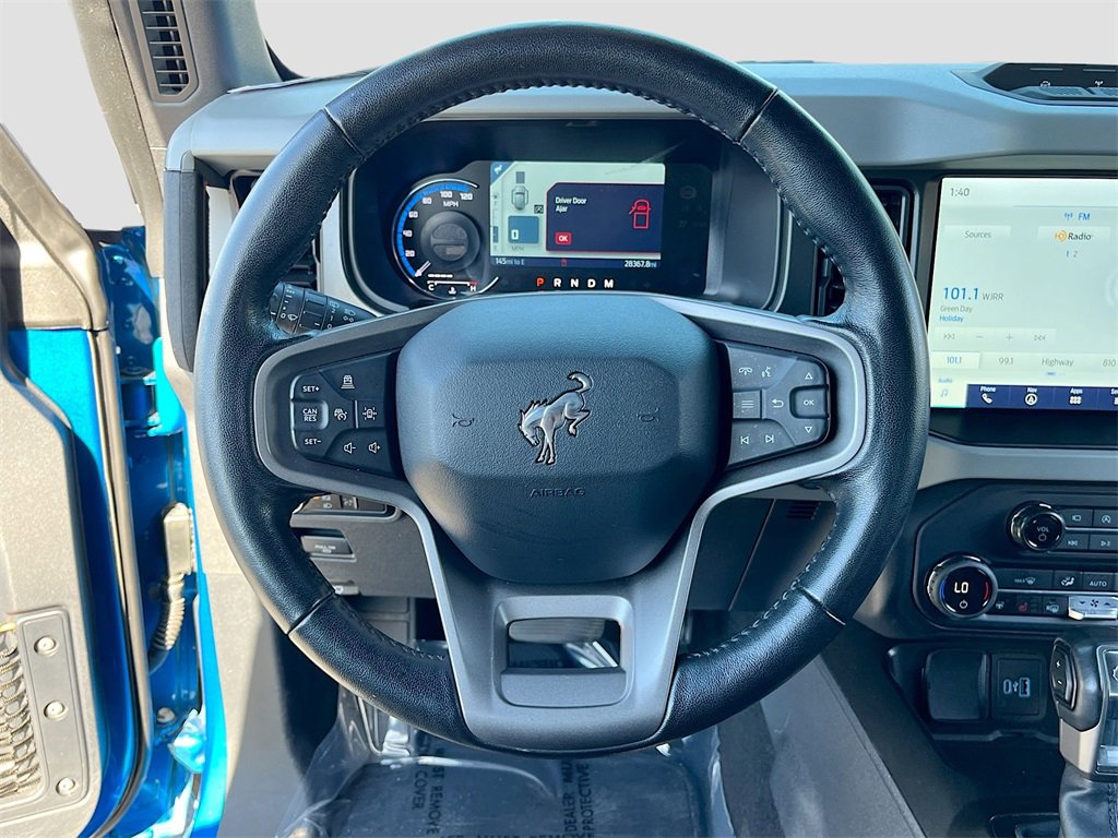 Used 2023 Ford Bronco Badlands image 11