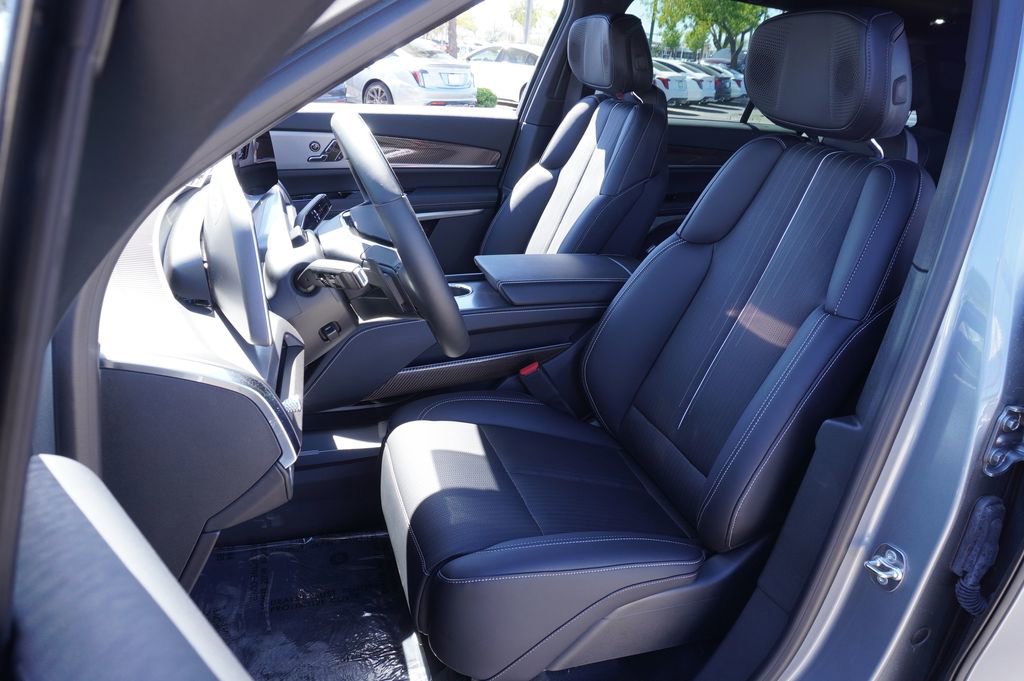 New 2026 Cadillac Vistiq Luxury AWD/4WD image 15
