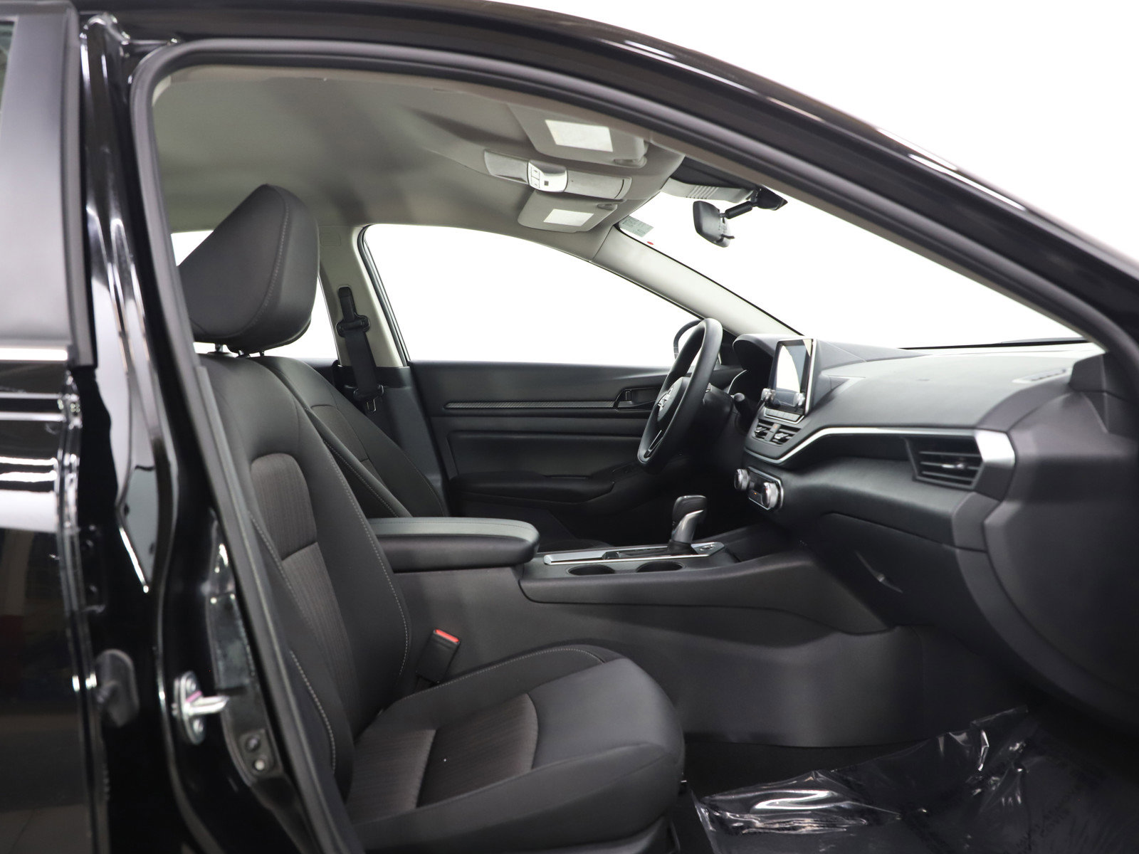 Used 2025 Nissan Altima 2.5 S image 11