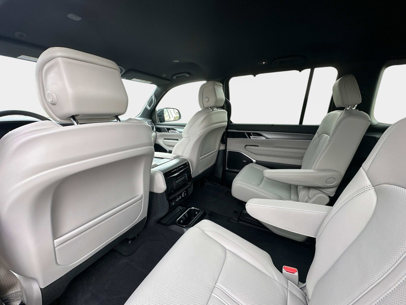 New 2025 Jeep Wagoneer Series II w/ Convenience Group I AWD/4WD image 21