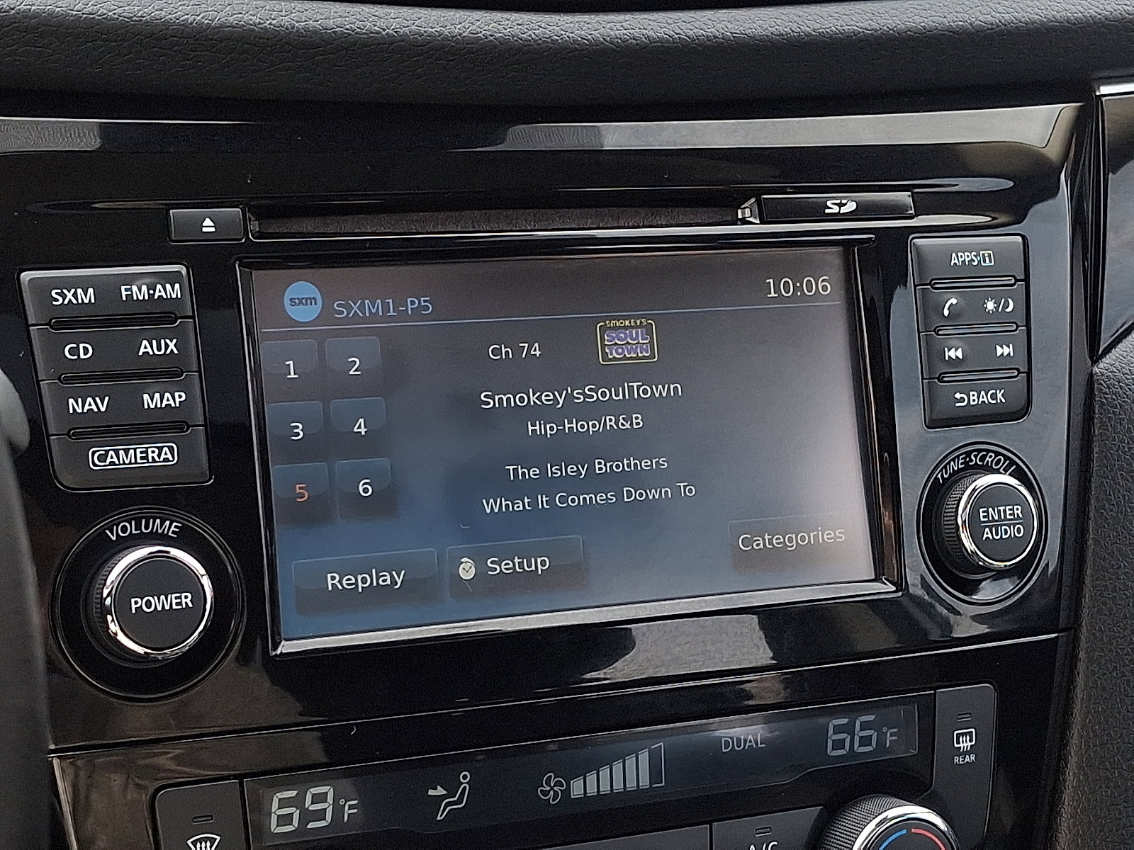 Used 2018 Nissan Rogue Sport SL w/ SL Premium Package image 20