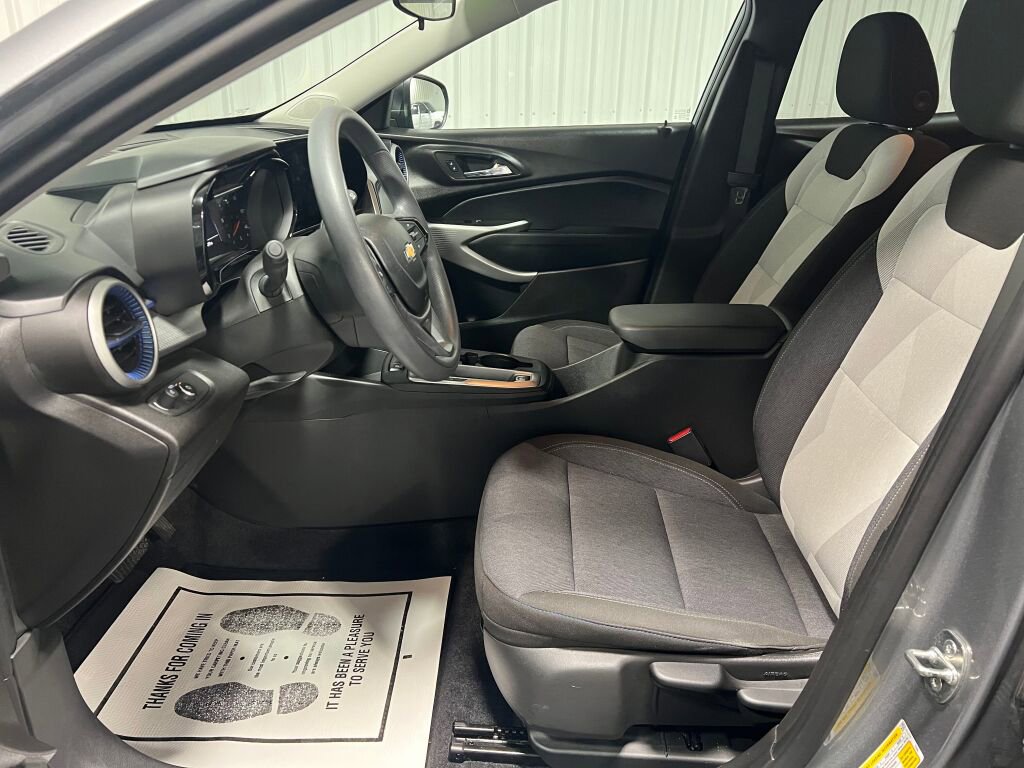 Used 2024 Chevrolet Trax LS w/ Driver Confidence Package image 5
