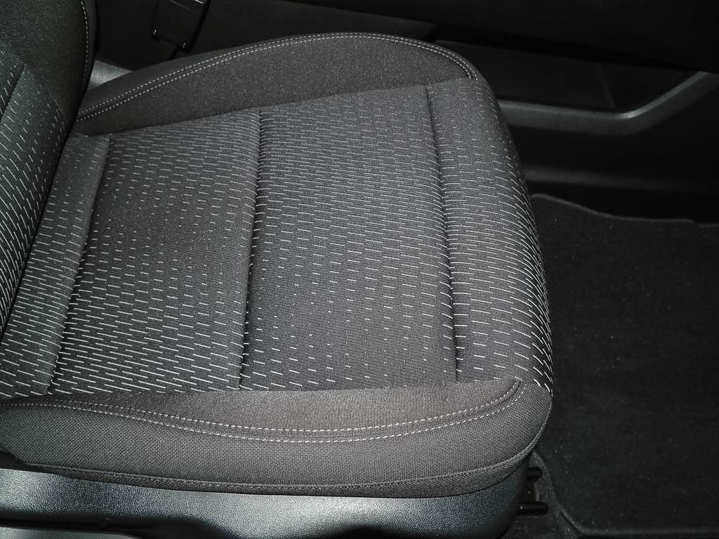 Used 2025 Chevrolet Equinox LT image 18