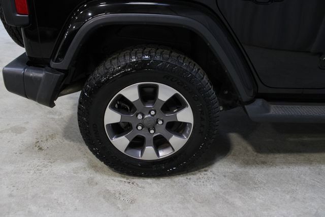 Used 2018 Jeep Wrangler Unlimited Sahara AWD/4WD image 36