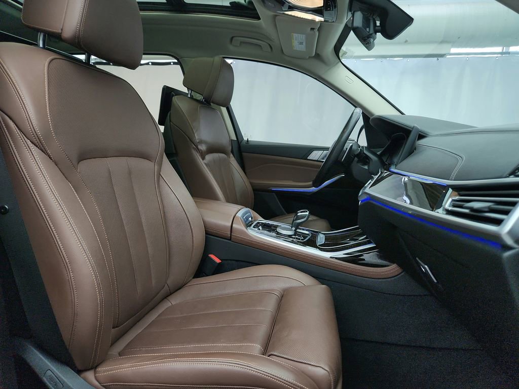 Used 2019 BMW X7 xDrive40i w/ Luxury Seating Package image 40
