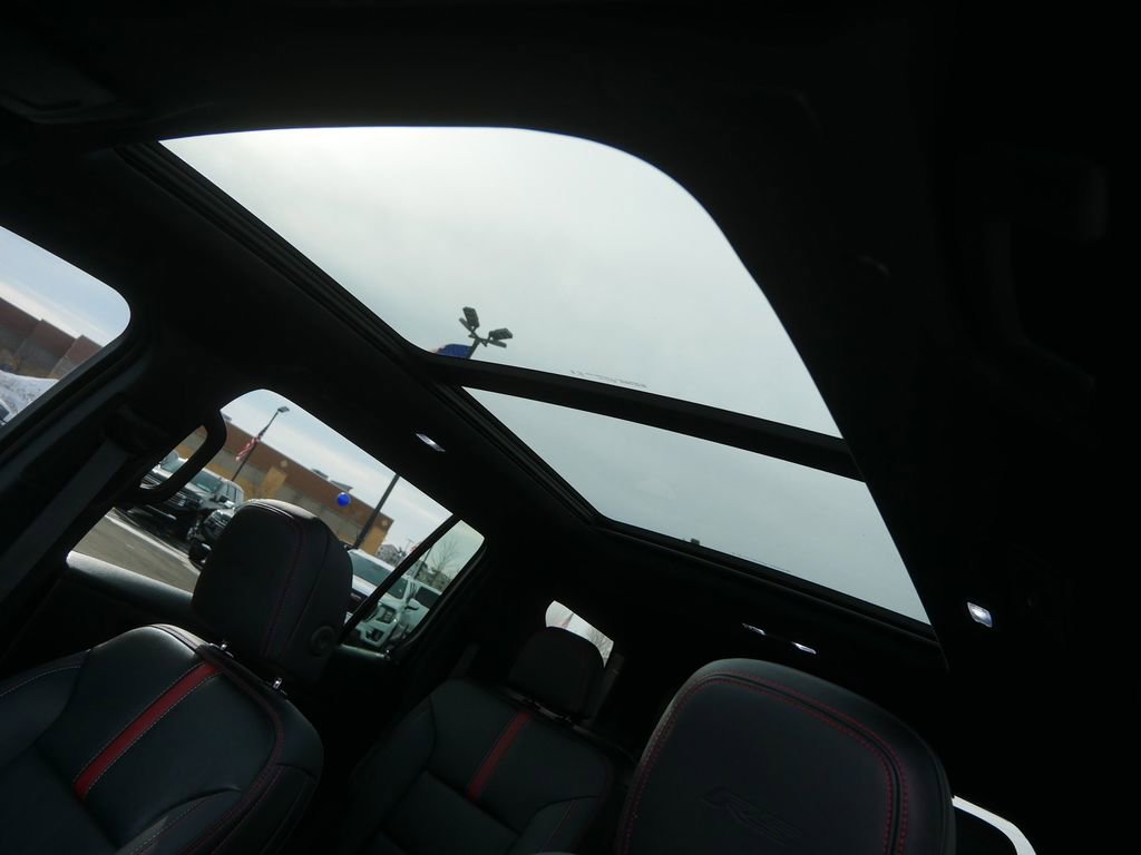 Certified 2025 Chevrolet Traverse RS w/ LPO, Floor Liner Package image 20