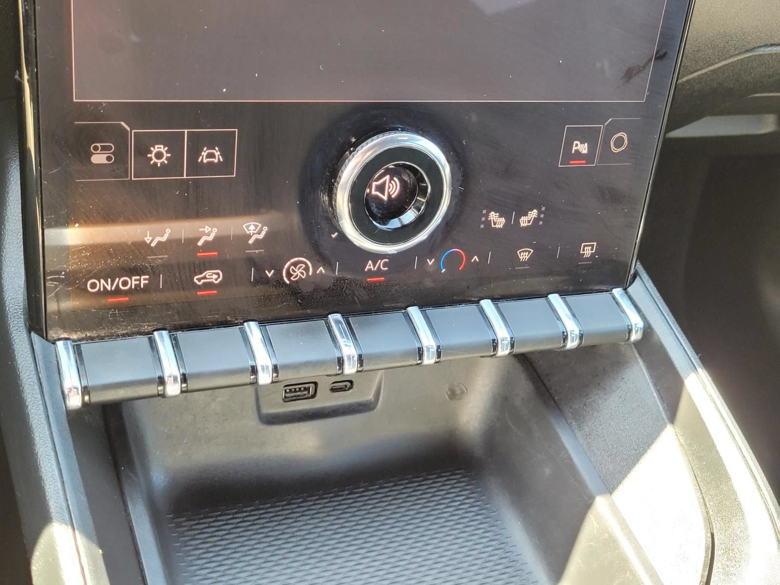 Used 2025 GMC Terrain Elevation AWD/4WD image 25
