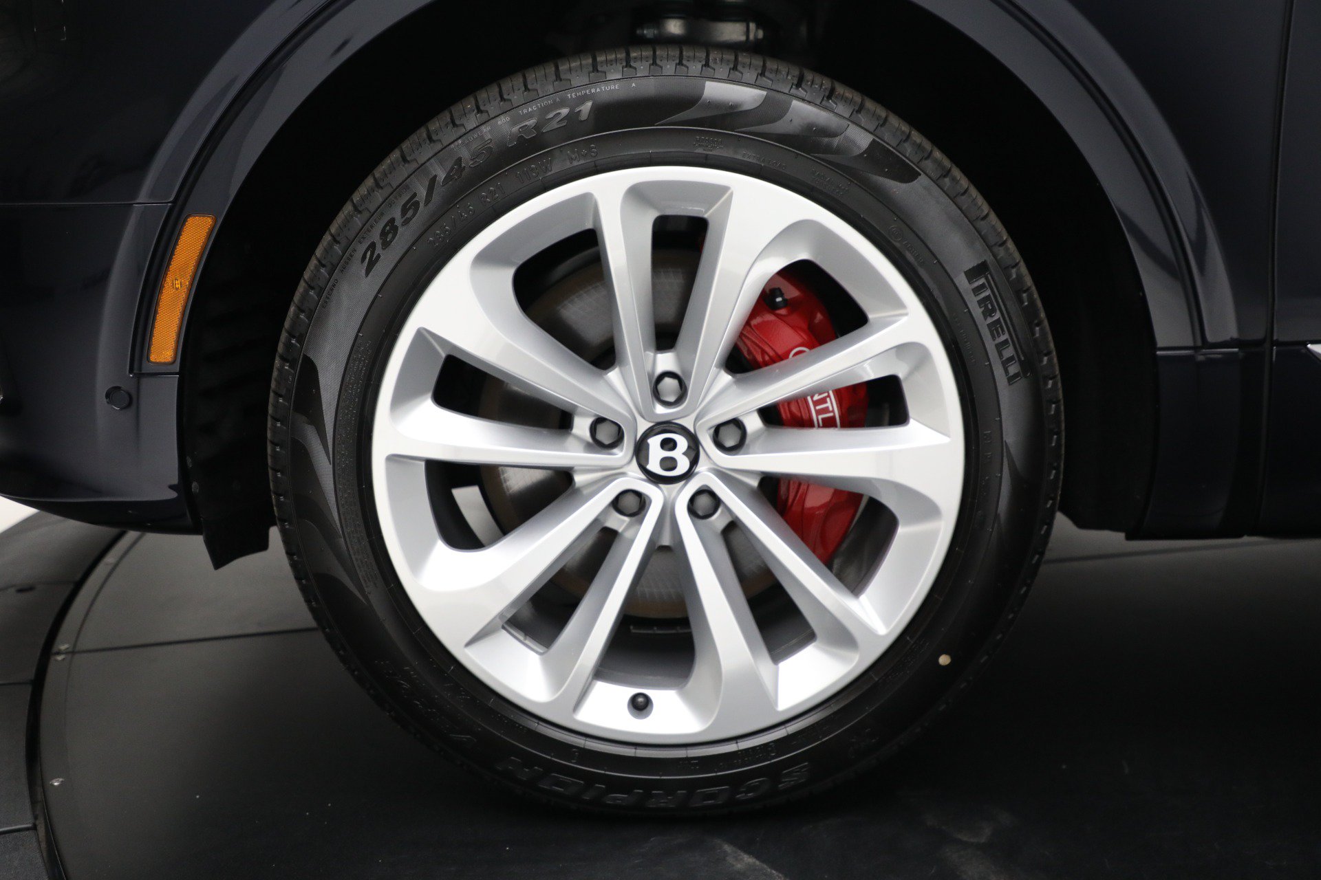 Used 2024 Bentley Bentayga Extended Wheelbase AWD/4WD image 46