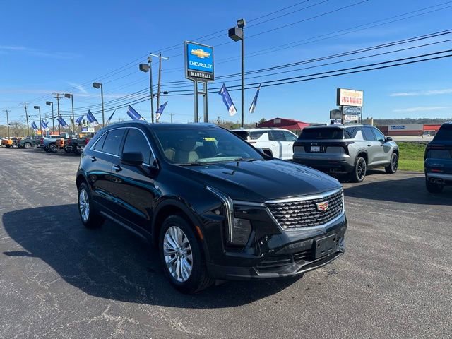 Used 2024 Cadillac XT4 Luxury w/ Cold Weather Package image 2
