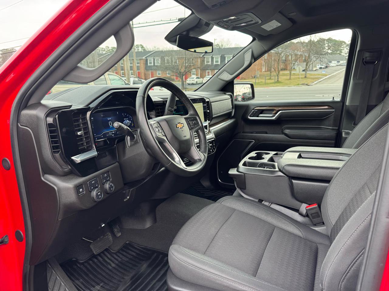 Used 2025 Chevrolet Silverado 1500 LT AWD/4WD image 15