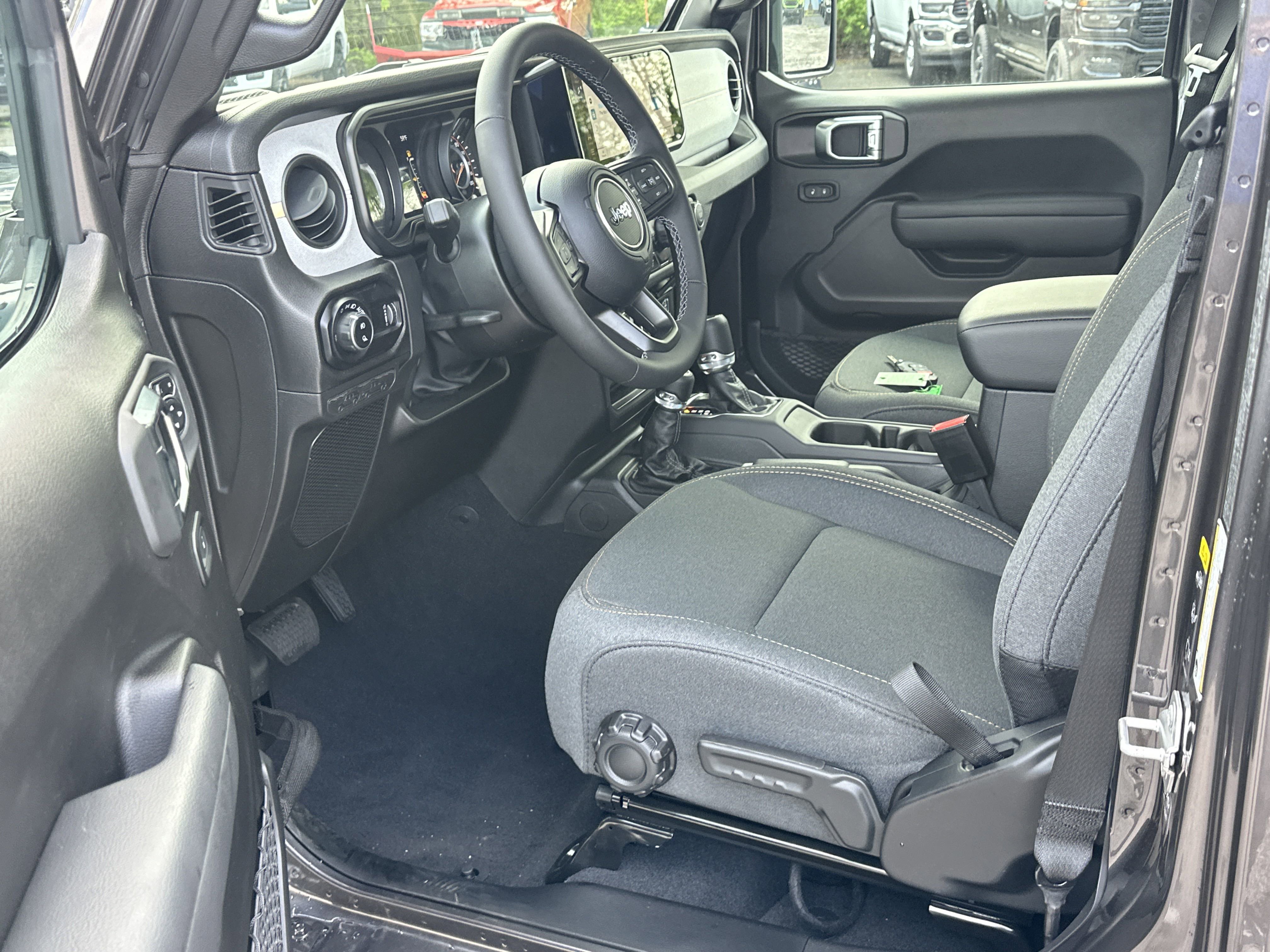 New 2025 Jeep Gladiator Sport image 27