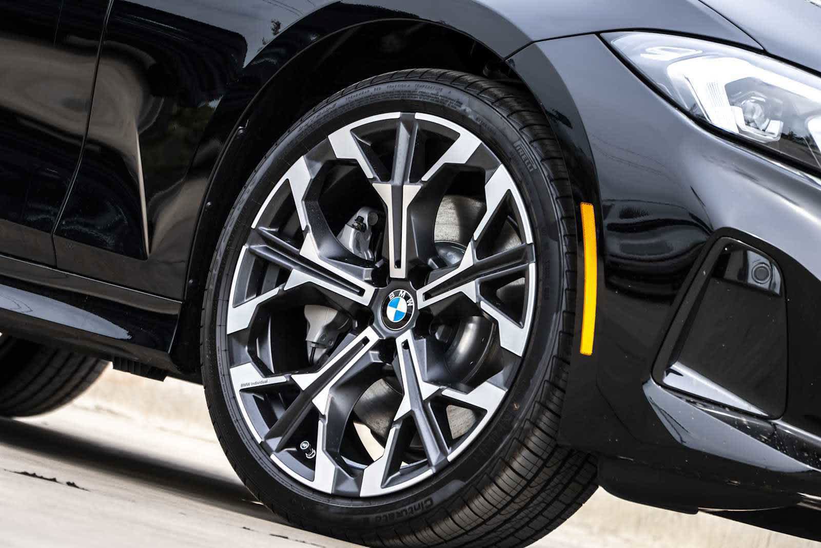 Used 2025 BMW 330i Sedan w/ Convenience Package RWD image 6