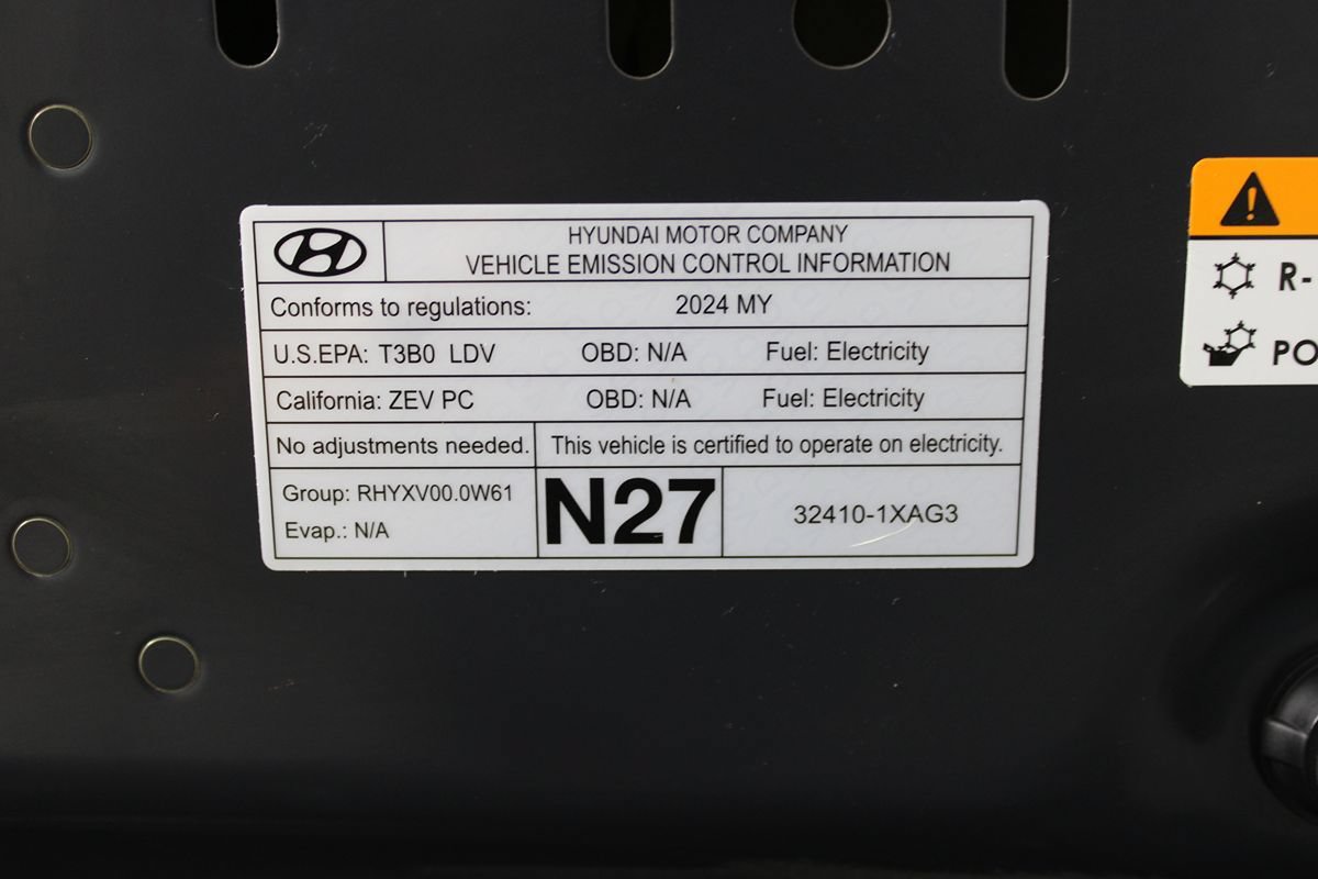 Used 2024 Hyundai Ioniq 5 SE RWD image 23