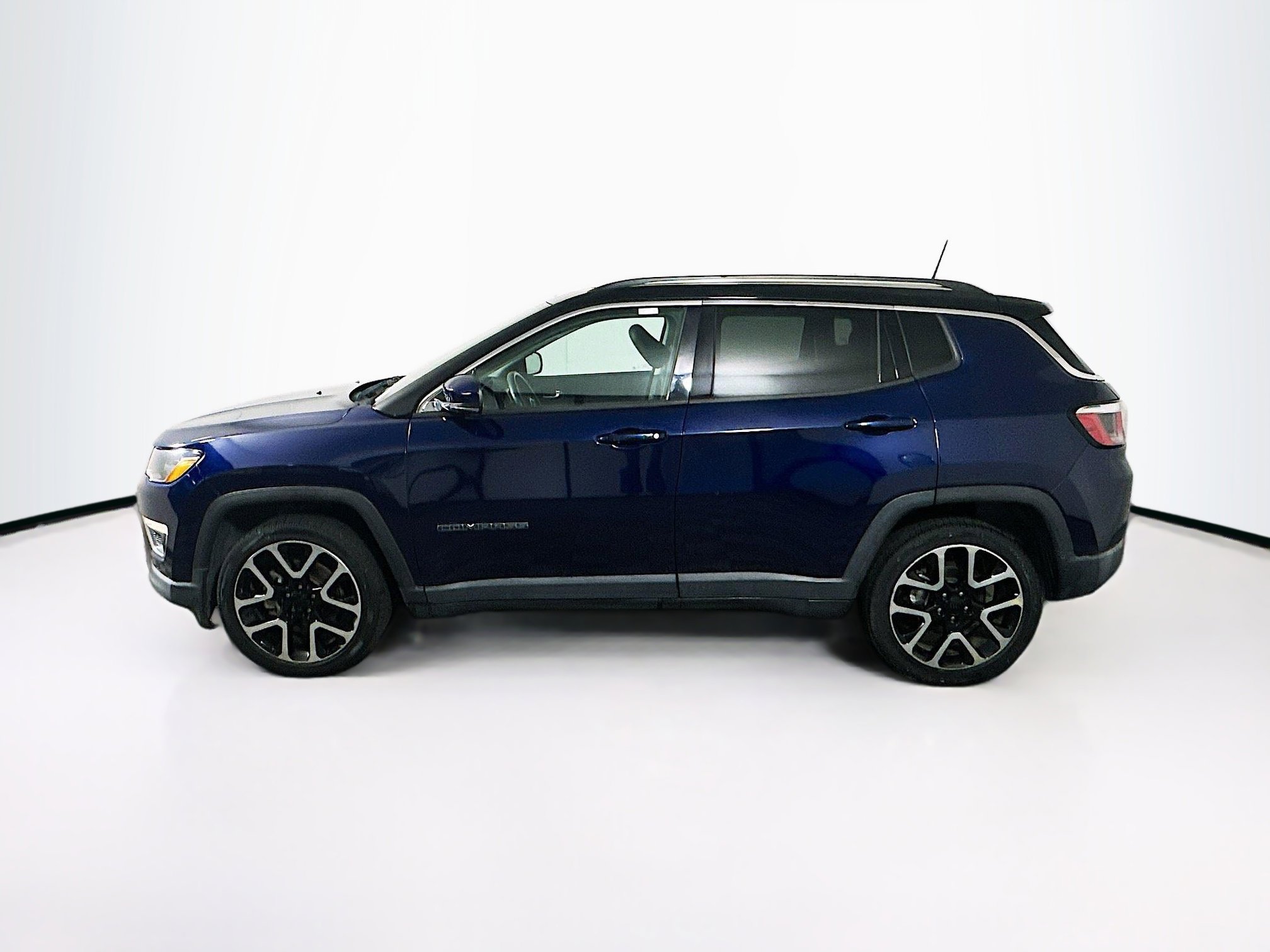 Used 2018 Jeep Compass Limited w/ Navigation Group FWD image 4