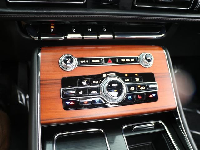 Used 2024 Lincoln Aviator Reserve w/ Equipment Group 201A AWD/4WD image 23
