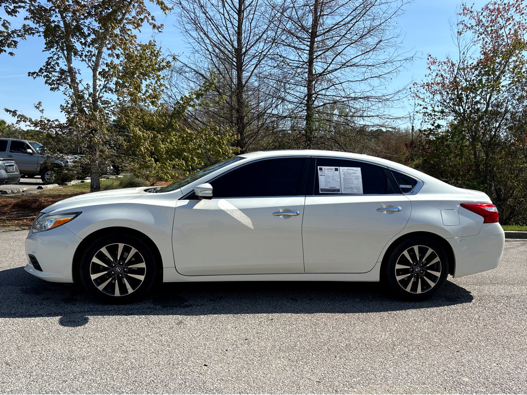Used 2017 Nissan Altima 2.5 SL w/ Moonroof Package image 22