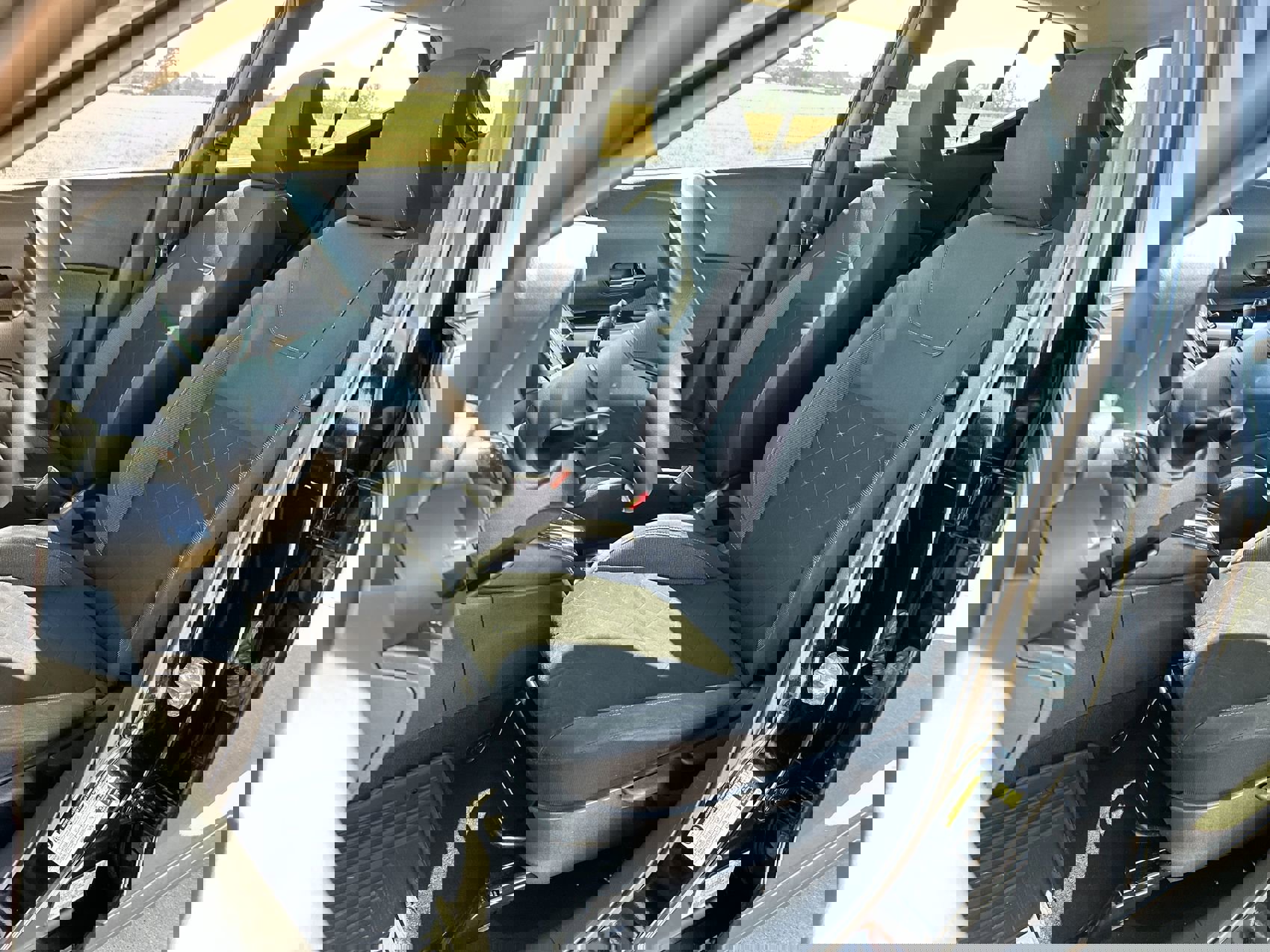 Used 2019 Nissan Kicks SV image 11