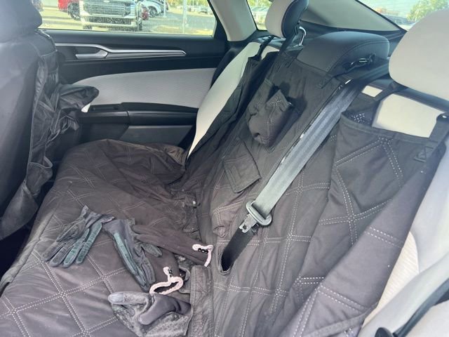 Used 2019 Ford Fusion SE w/ Equipment Group 151A FWD image 9