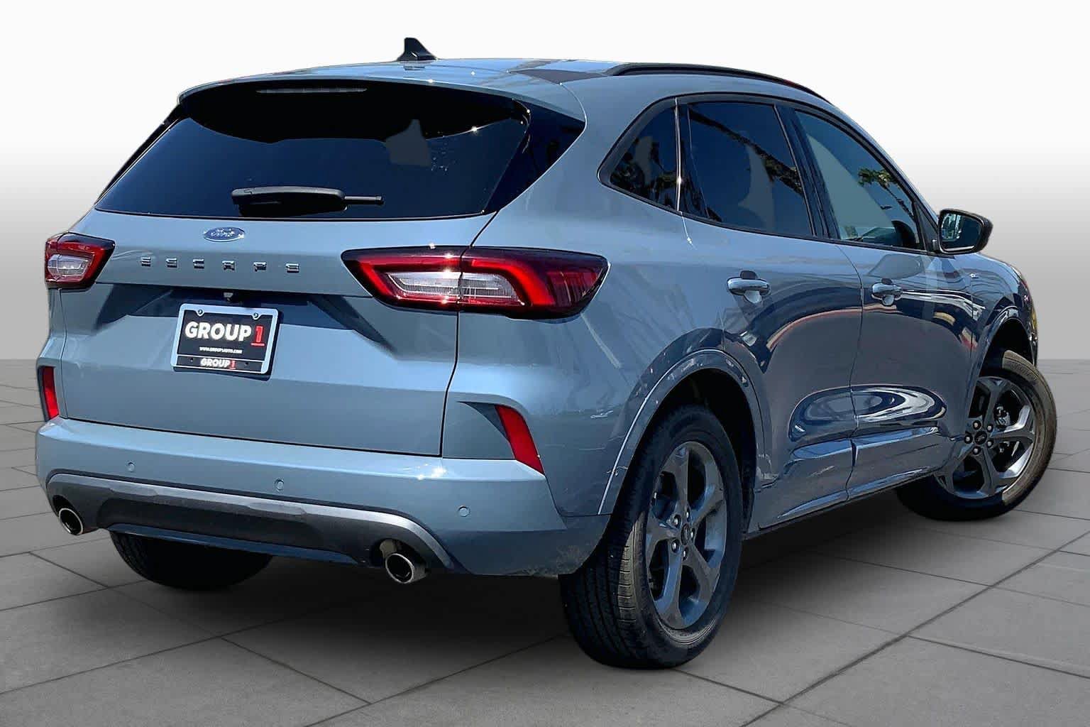 Used 2024 Ford Escape ST-Line w/ Tech Pack #1 FWD image 11