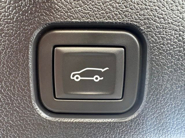 Used 2024 Chevrolet Traverse RS image 15