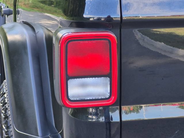 Used 2021 Jeep Gladiator Mojave w/ Trailer Tow Package AWD/4WD image 21