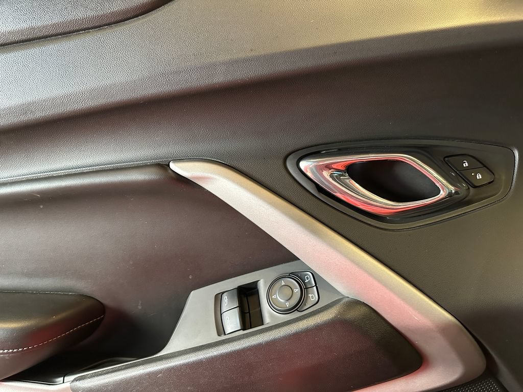 Used 2017 Chevrolet Camaro LT RWD image 18