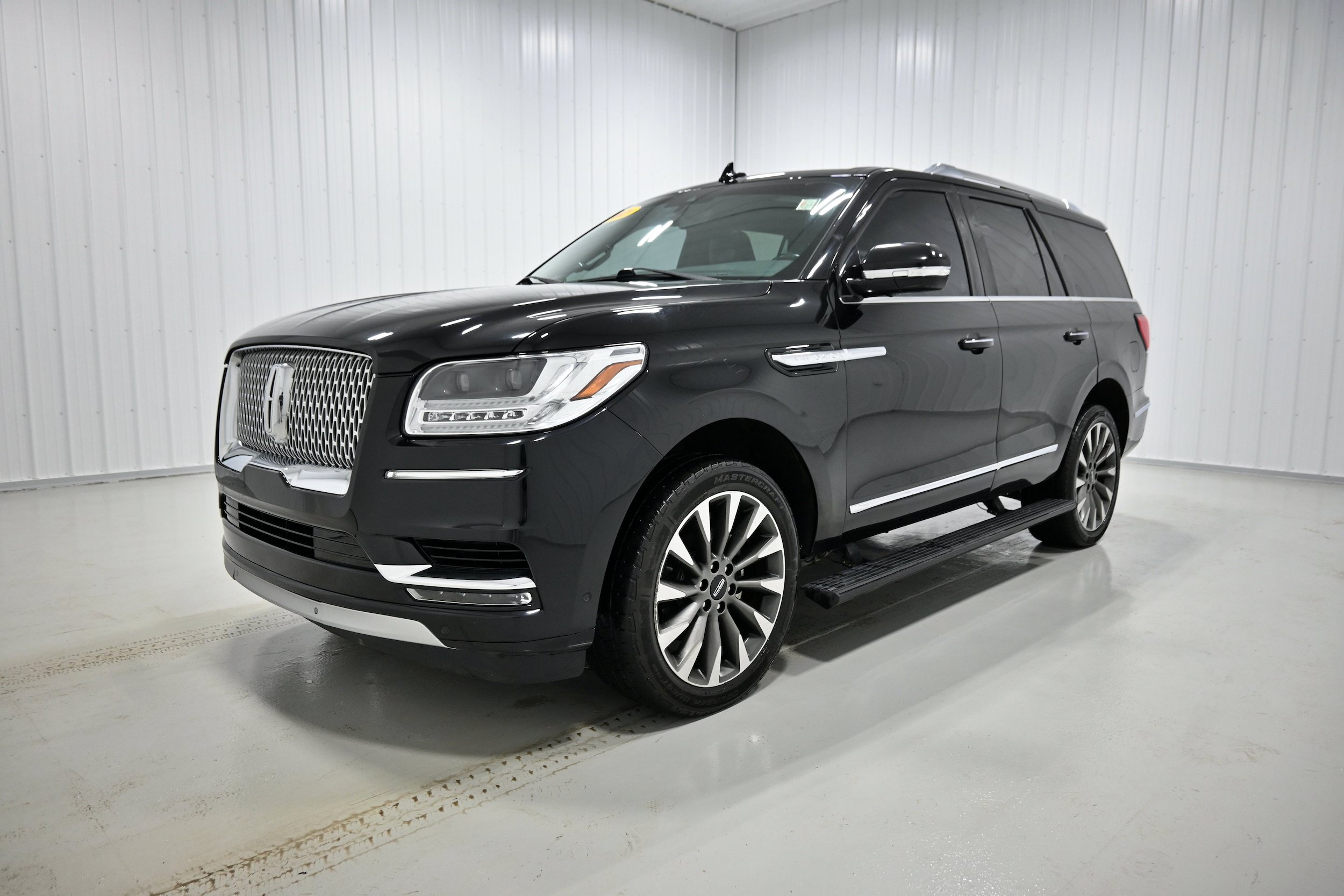 Used 2021 Lincoln Navigator Reserve AWD/4WD image 25