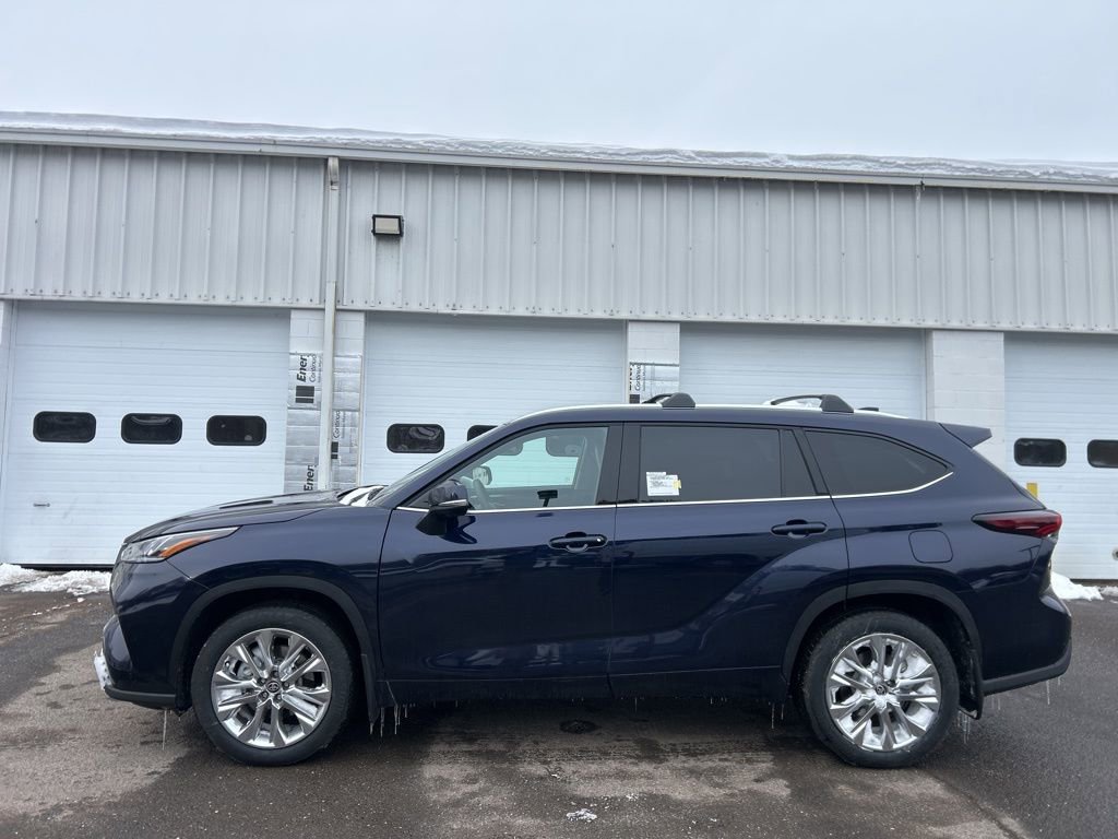 New 2026 Toyota Highlander Limited image 2