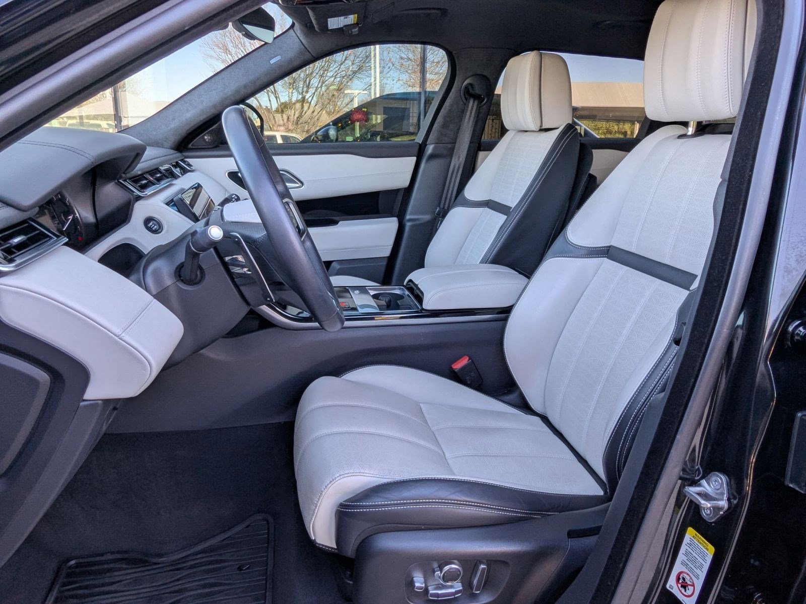 Used 2023 Land Rover Range Rover Velar HST image 5