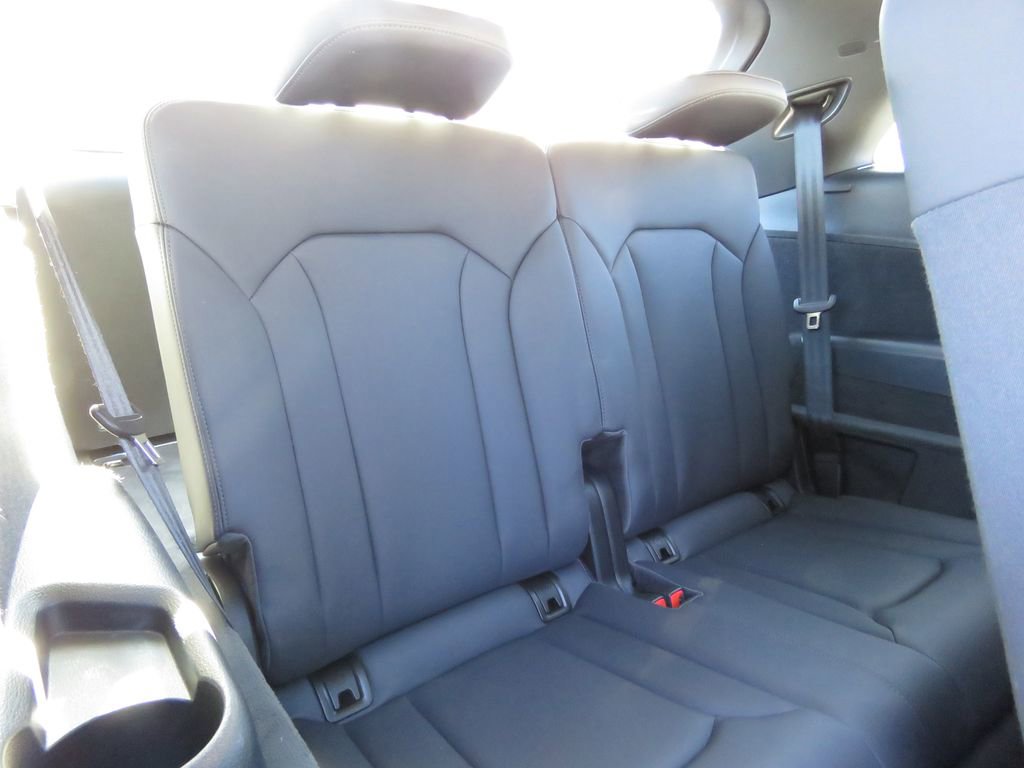 Used 2020 Audi Q7 3.0T Premium w/ Convenience Package image 17