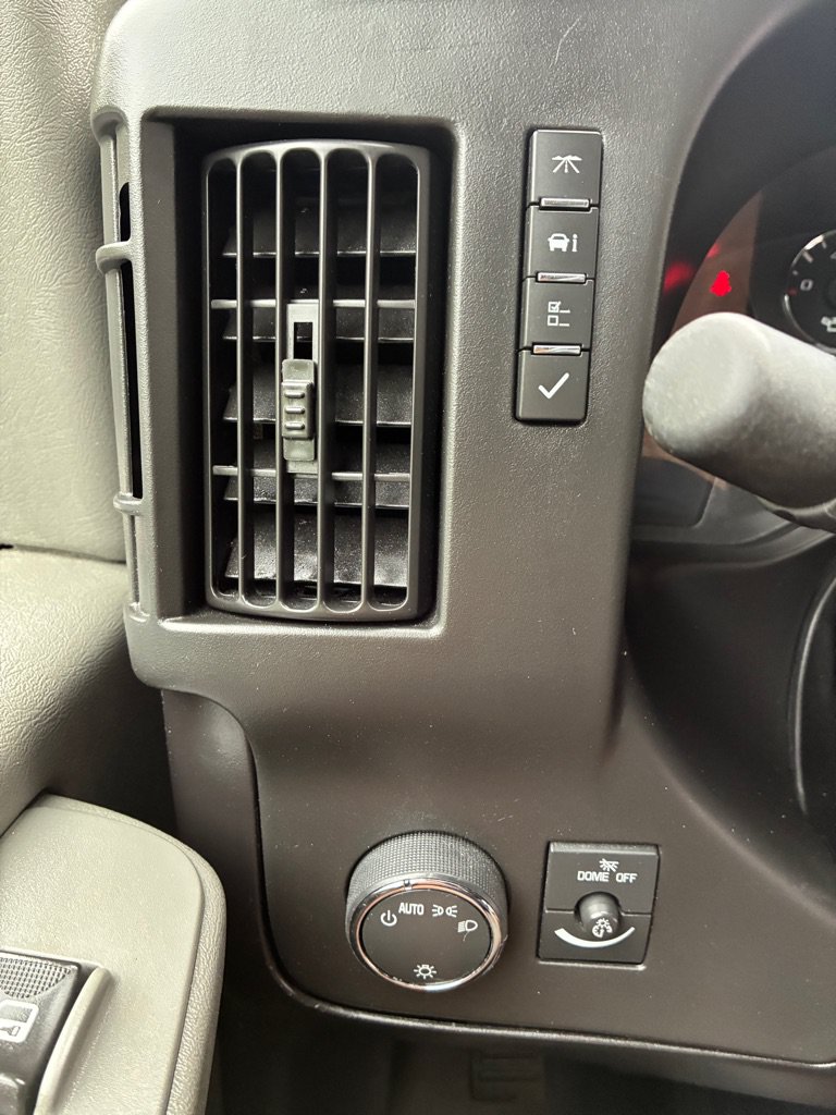 Used 2012 GMC Savana 1500 AWD image 43