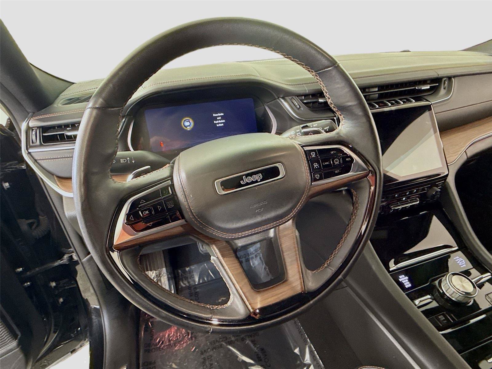 Used 2024 Jeep Grand Cherokee Summit w/ Luxury Tech Group V AWD/4WD image 5