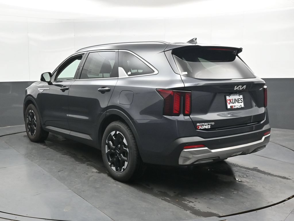 Used 2024 Kia Sorento S FWD image 9
