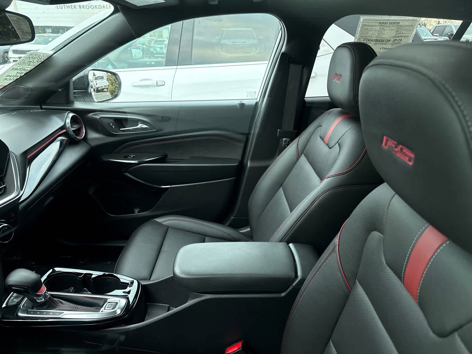 Used 2024 Chevrolet Trax RS w/ Sunroof Package image 5