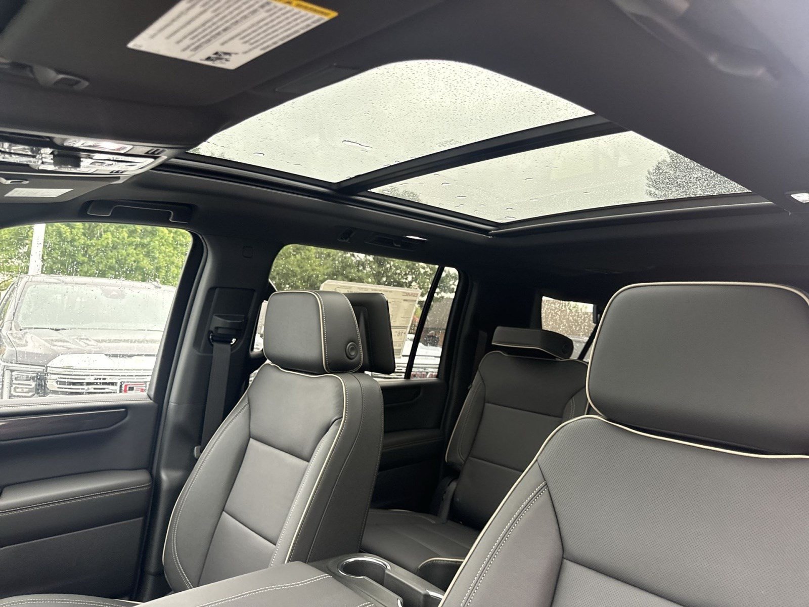 New 2026 GMC Yukon XL Elevation w/ Elevation Premium Package AWD/4WD image 19