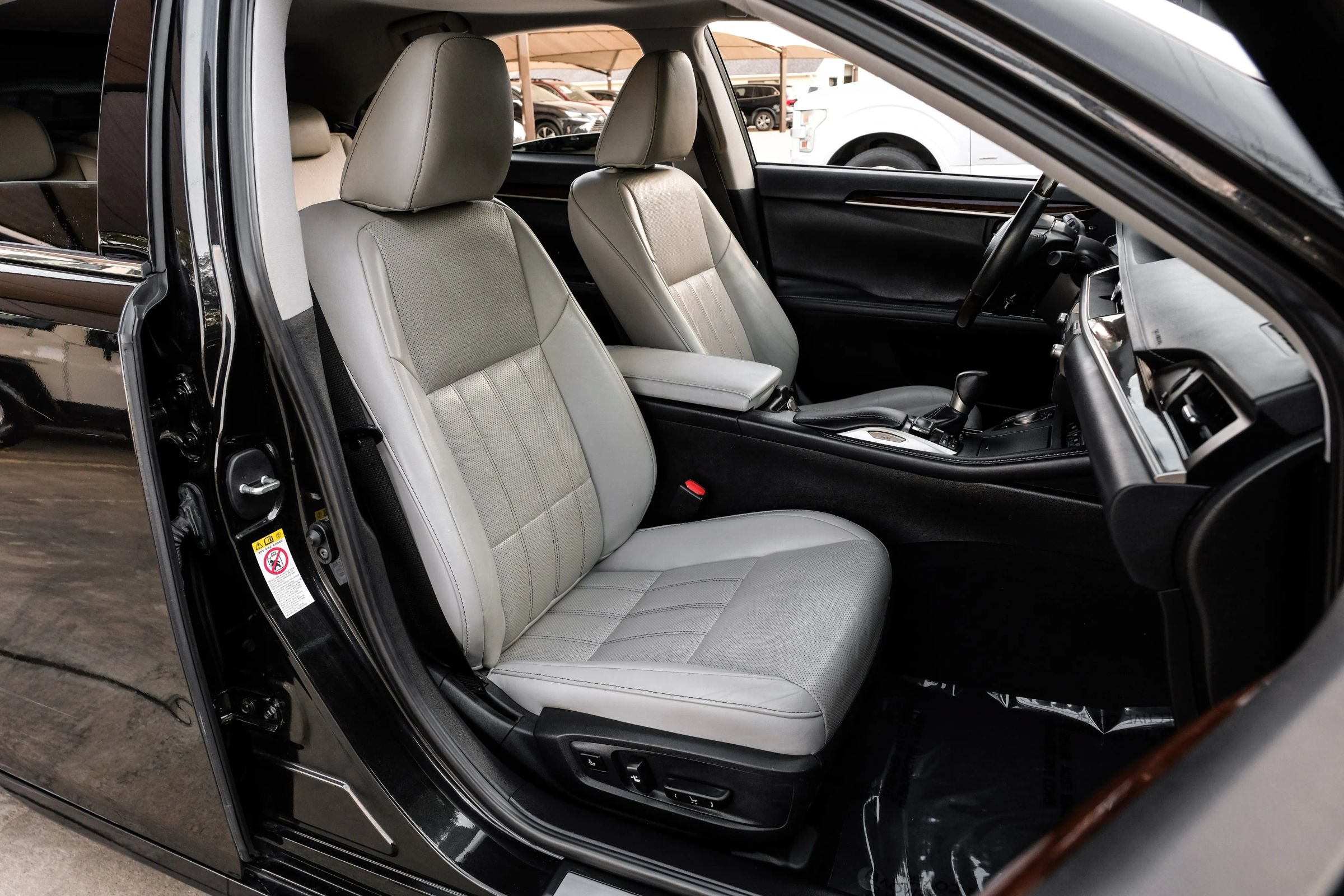 Used 2017 Lexus ES 350 w/ Luxury Package FWD image 39