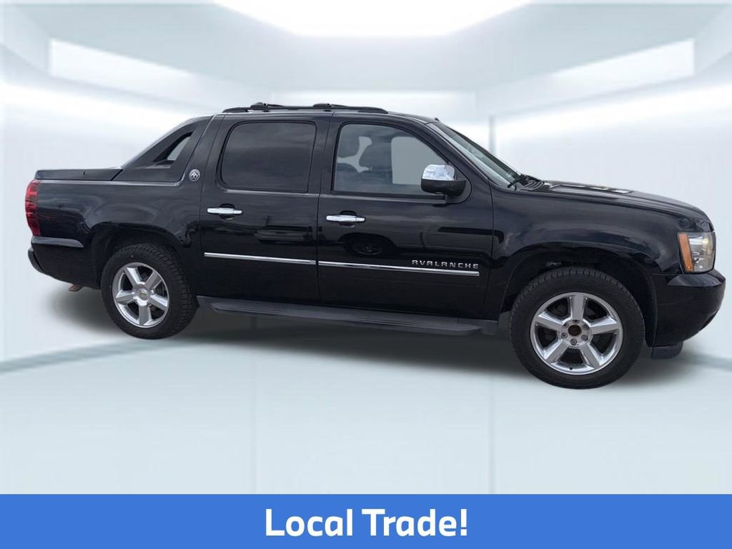 Used 2013 Chevrolet Avalanche LTZ RWD image 5