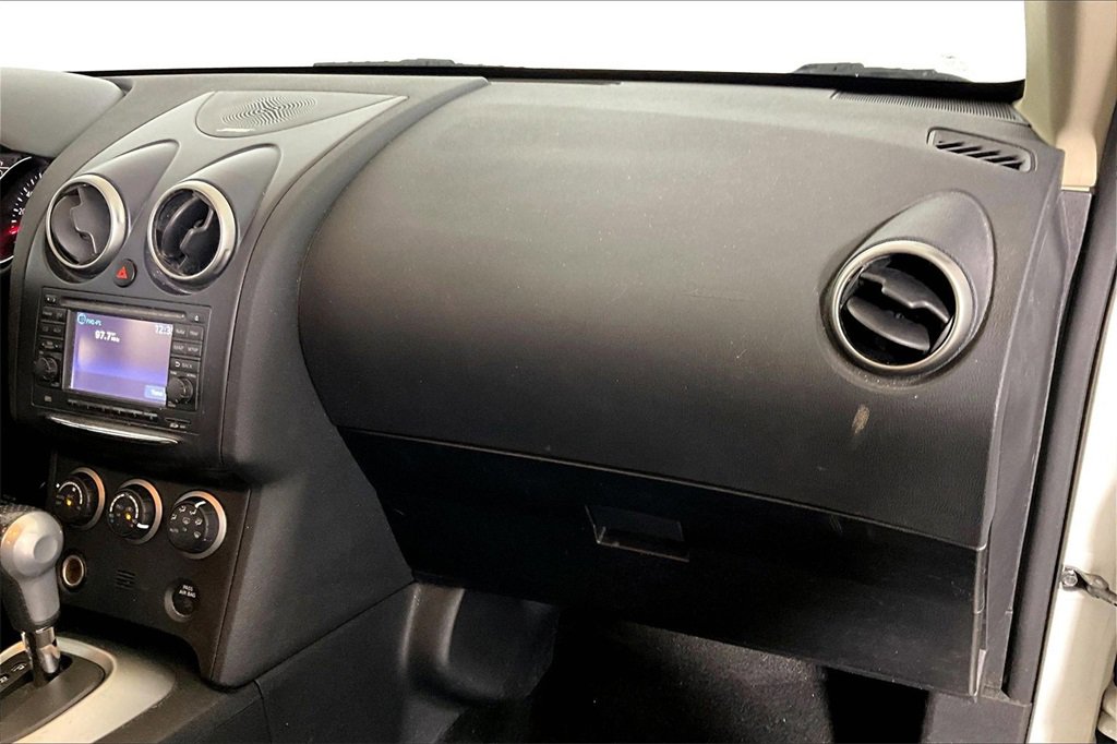 Used 2013 Nissan Rogue SV w/ Premium Pkg image 12