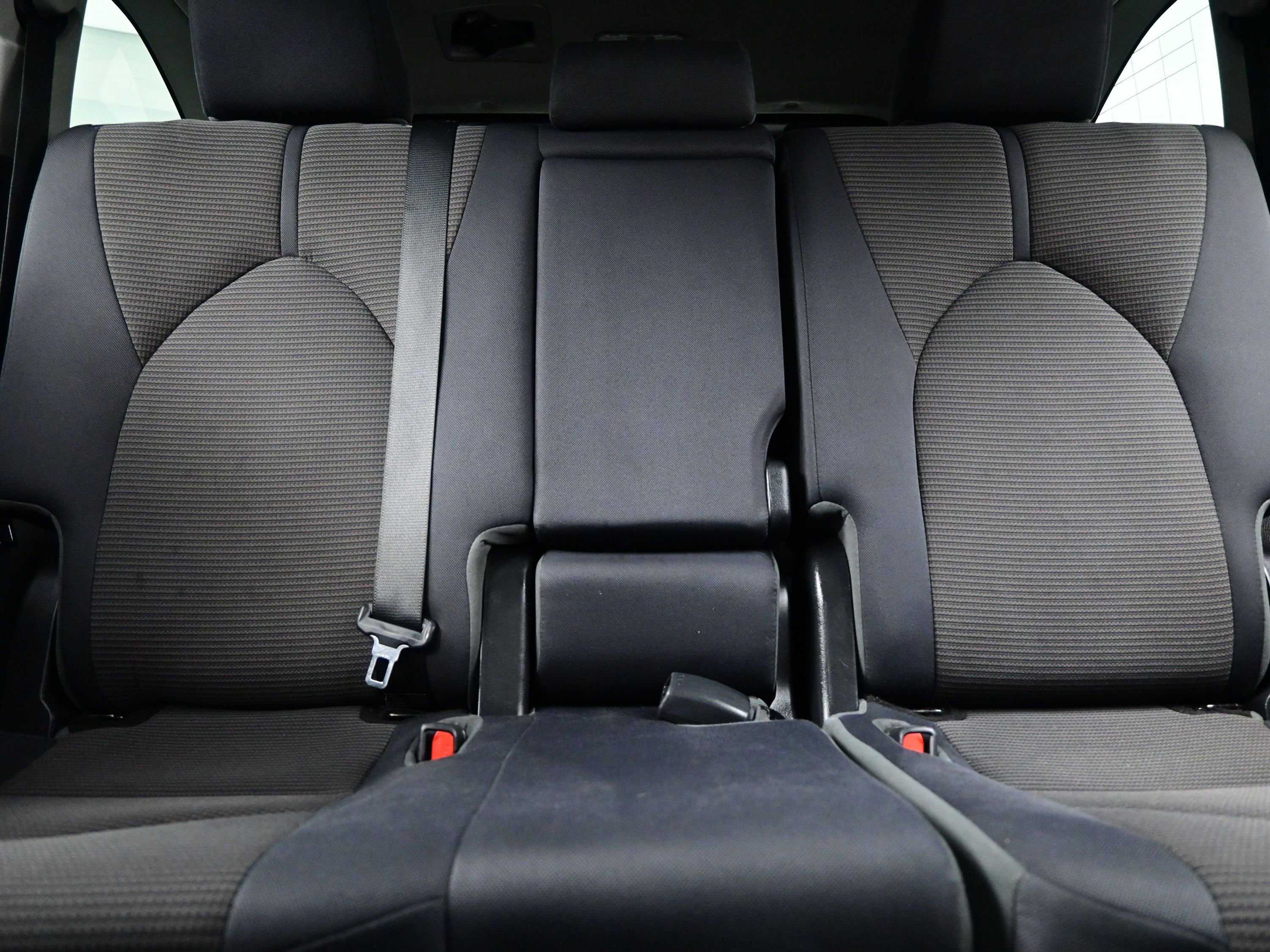 Used 2023 Toyota Highlander LE AWD/4WD image 16