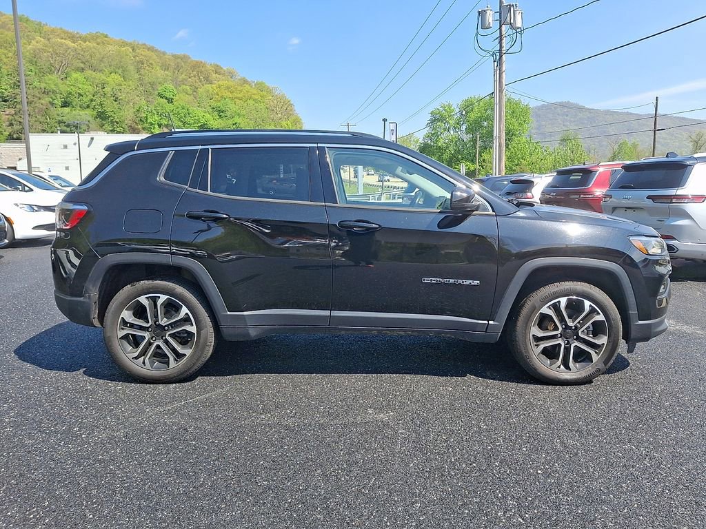 Used 2022 Jeep Compass Limited w/ Sun and Sound Group AWD/4WD image 11