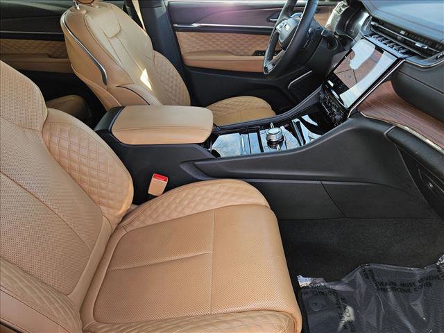 Used 2023 Jeep Grand Cherokee L Summit w/ MOPAR Finishing Package image 24