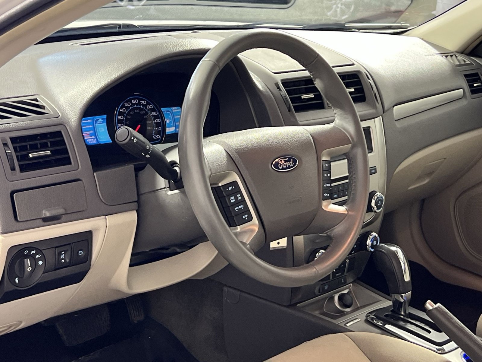 Used 2012 Ford Fusion Hybrid FWD image 16