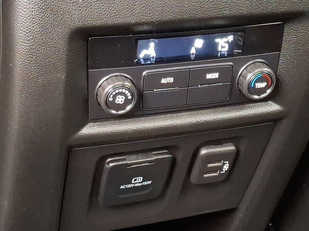 Used 2023 Chevrolet Traverse LT w/ LT Premium Package image 13