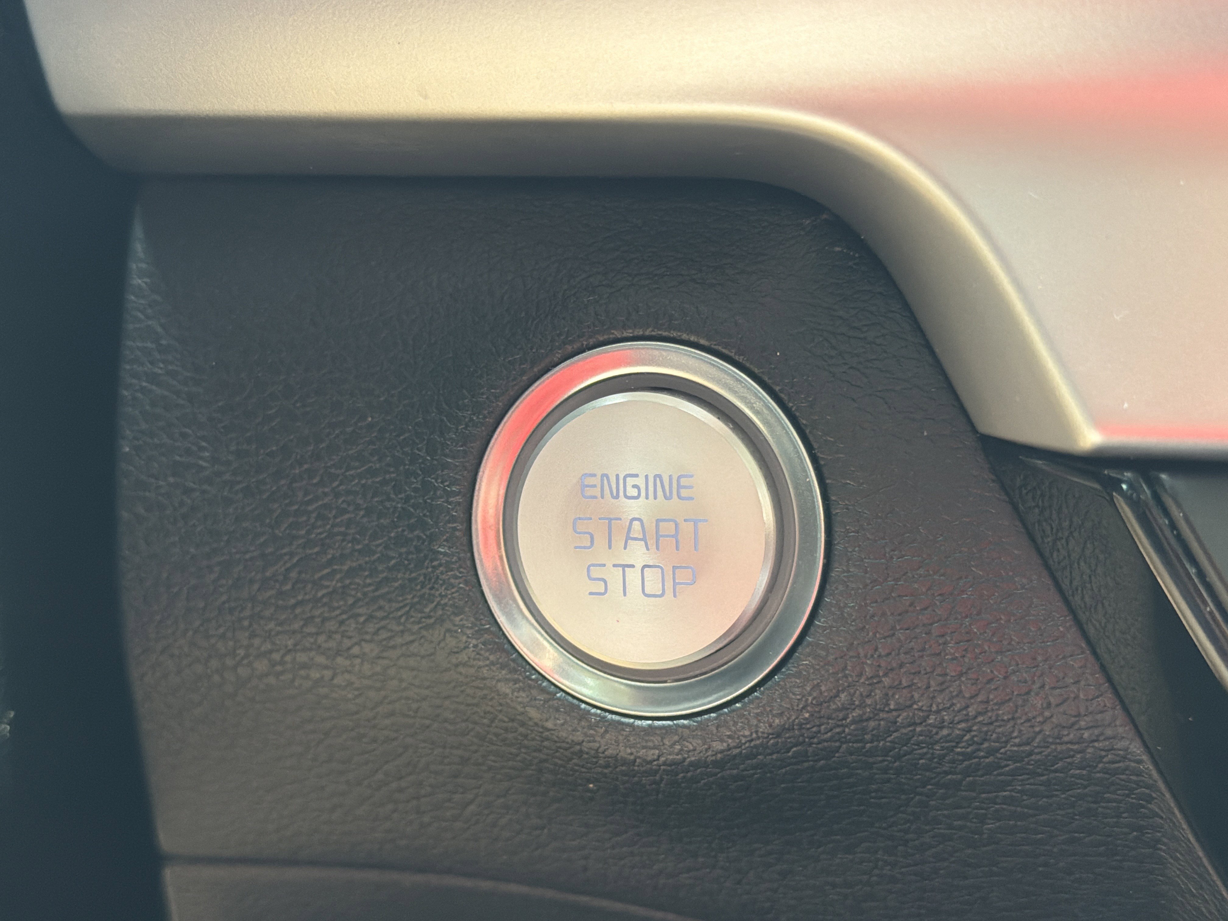 Used 2020 Kia Telluride LX FWD image 10