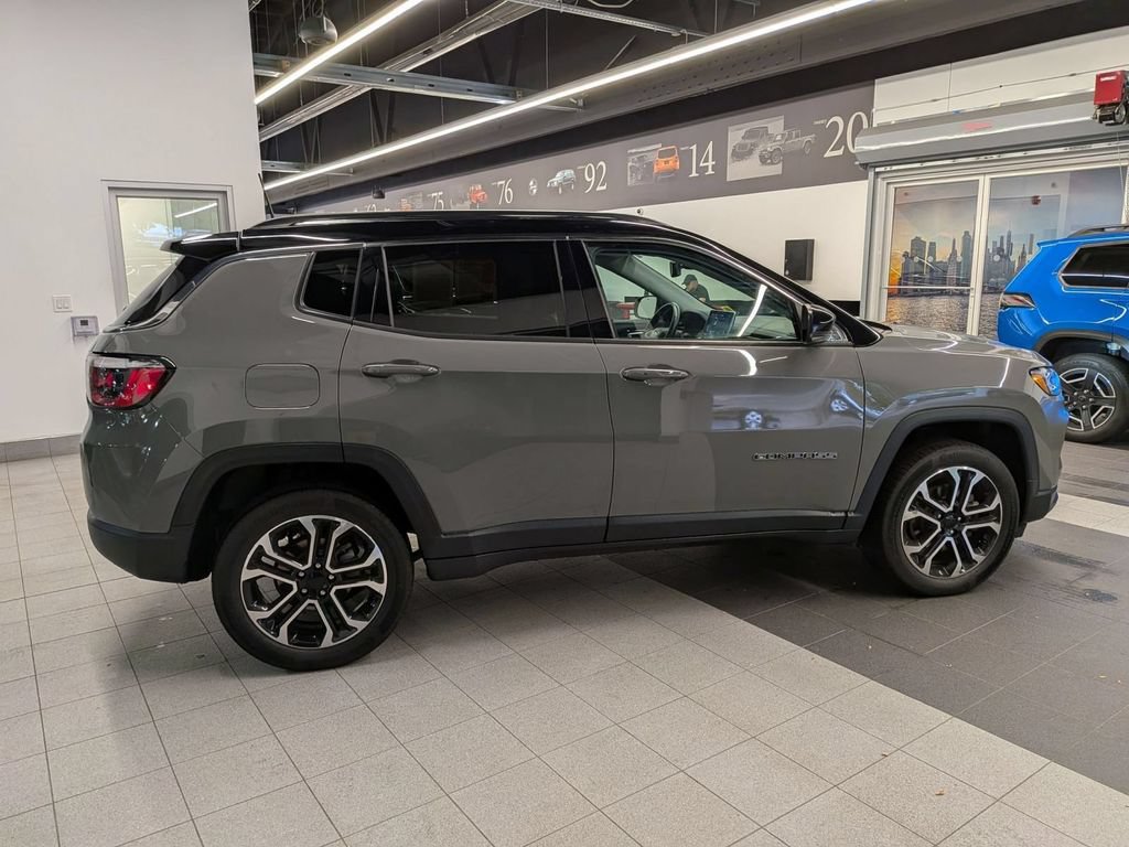 Used 2022 Jeep Compass Limited AWD/4WD image 2