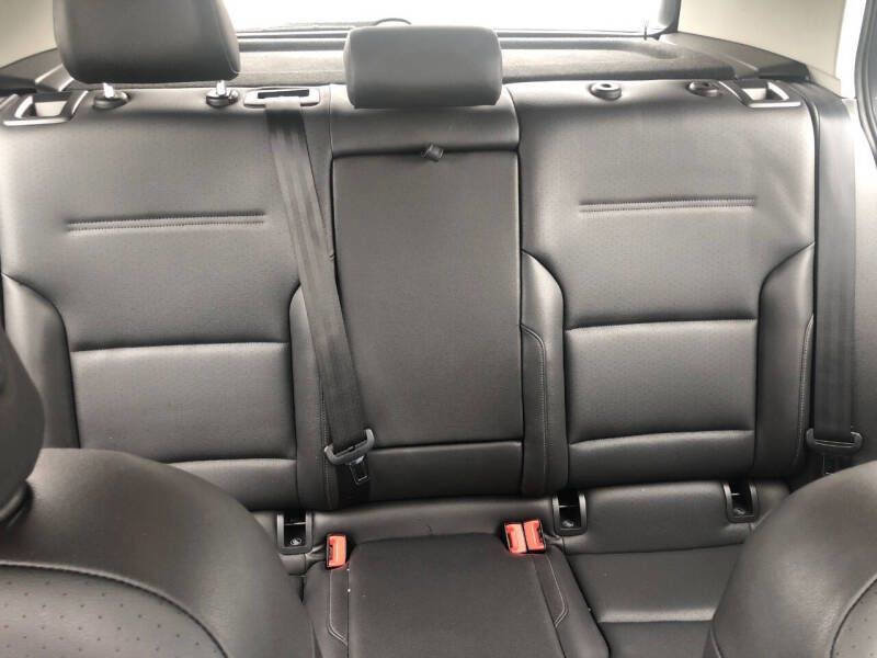 Used 2015 Volkswagen Golf SE image 4