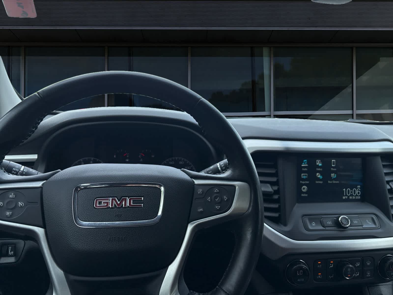 Used 2019 GMC Acadia SLE w/ Driver Alert Package I FWD image 3