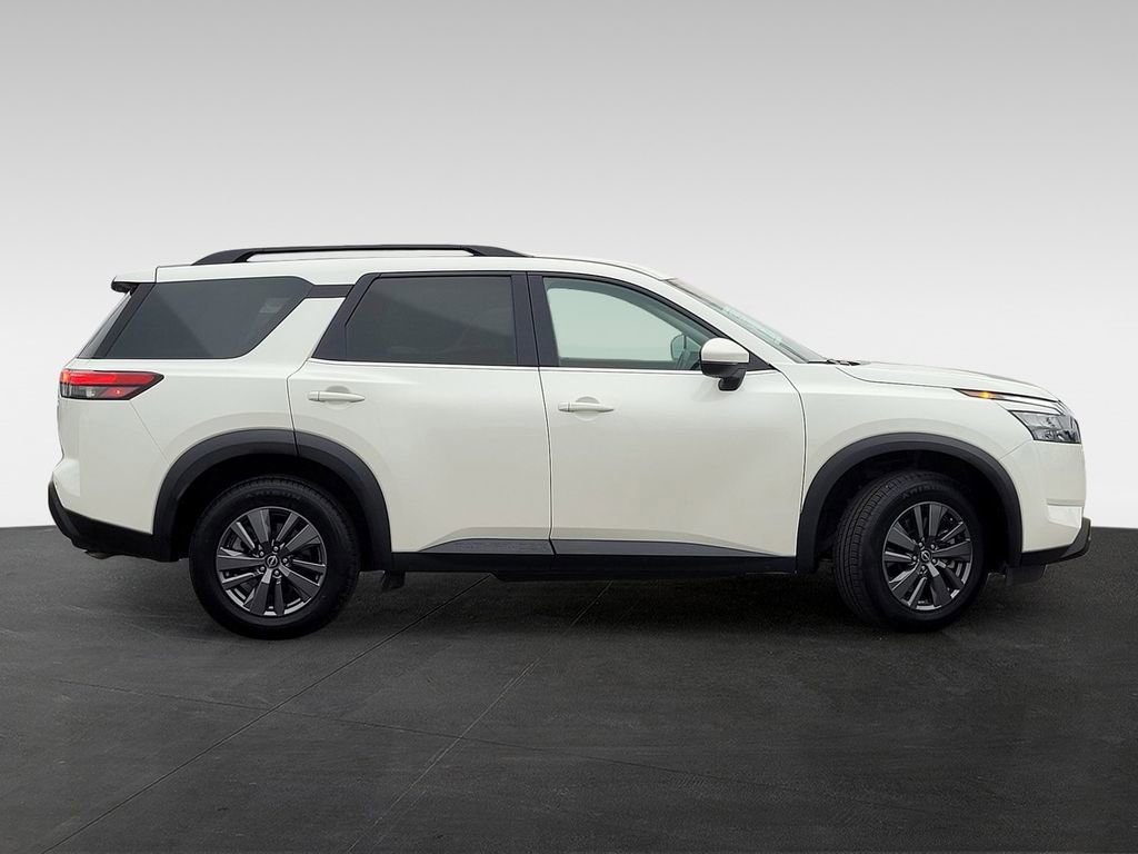 Used 2024 Nissan Pathfinder SV FWD image 3