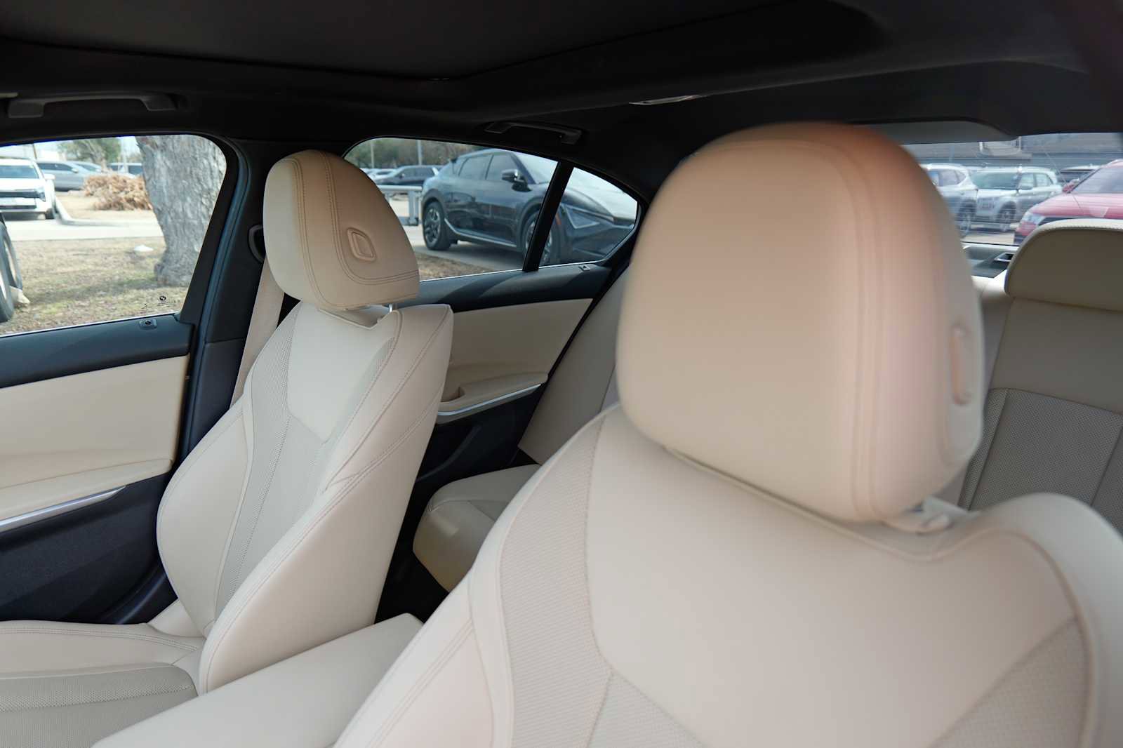 Used 2022 BMW 330e w/ Driving Assistance Package image 11